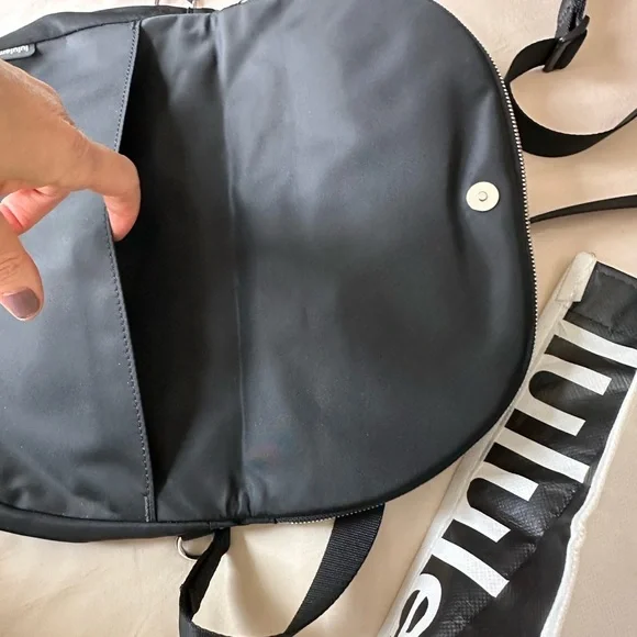 Lululemon Athletica Black “All night festival Bag” - Picture 8 of 15